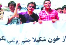 تظاهرکننده‌گان: عاملان قتل شکیلا مجازات شوند