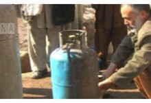 شهروندان هرات به مسوولان حکومتی:  بازار مواد سوختی را از چنگ مافیا آزاد کنید