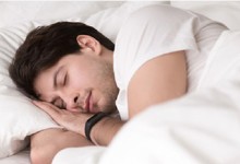 ۵ دلیل بیدارشدن از خواب در میانه‌های شب
