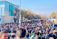 باشنده‌گان کابل به‌خاطر تأمین شفافیت راهپیمایی کردند: کمیسیـون انتخـابات به مسیـر قانـون برگـردد  و صـدای مـردم را بشنـود